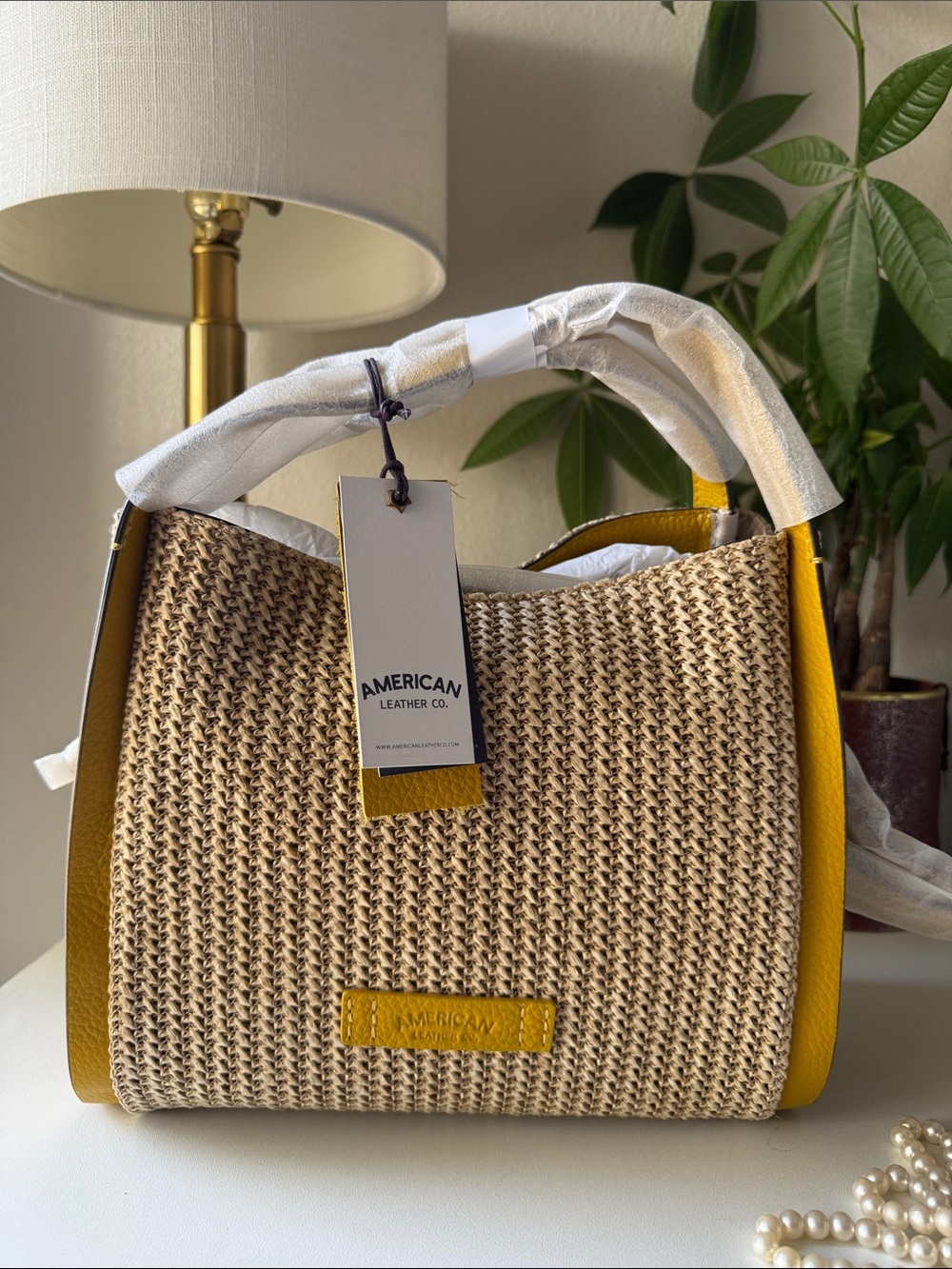 American Leather Co. woven crossbody/hand bag. Adjustable/removable straps. - Picture 7 of 7